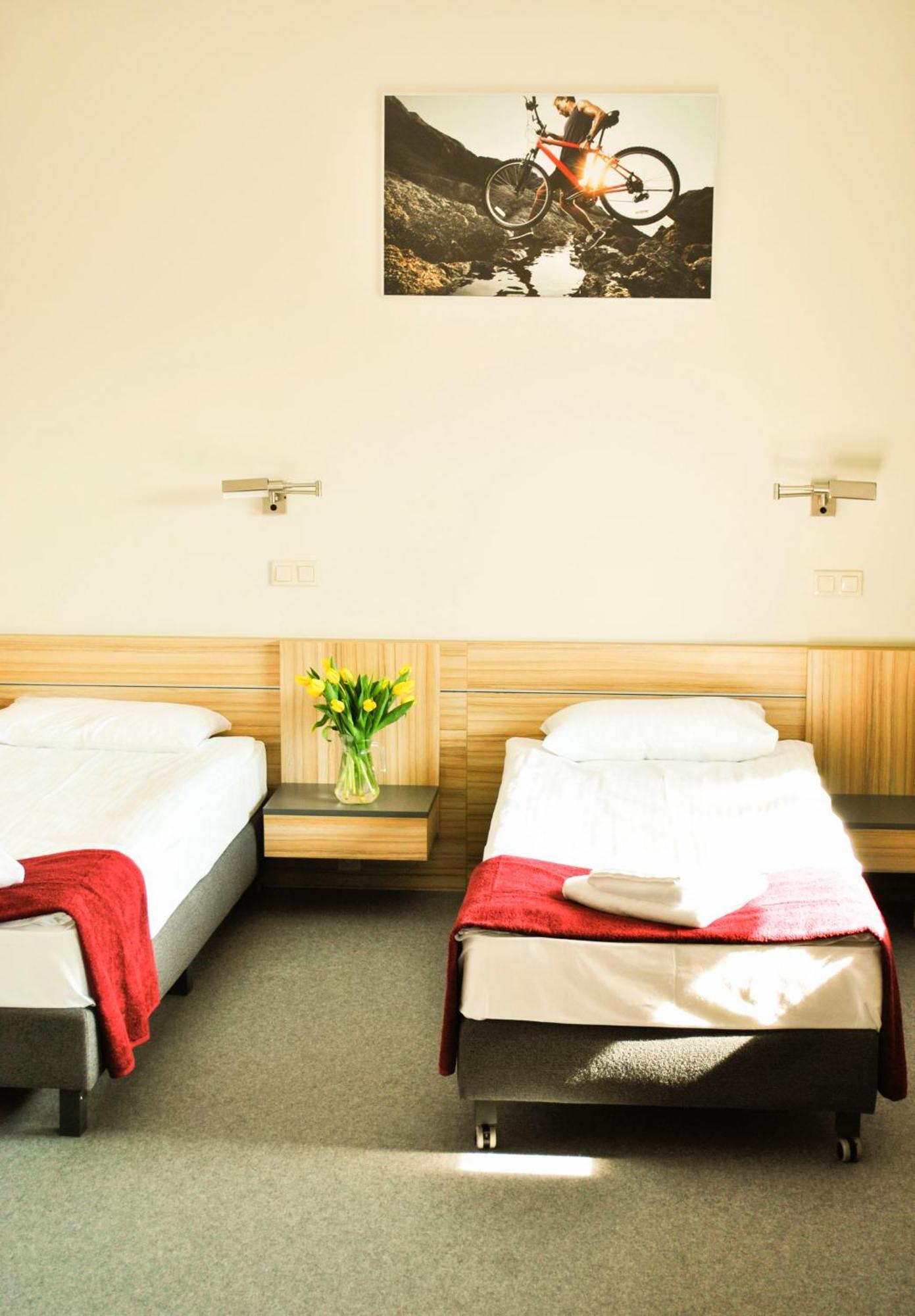 Aqua-Zdroj Hotel Walbrzych Ngoại thất bức ảnh