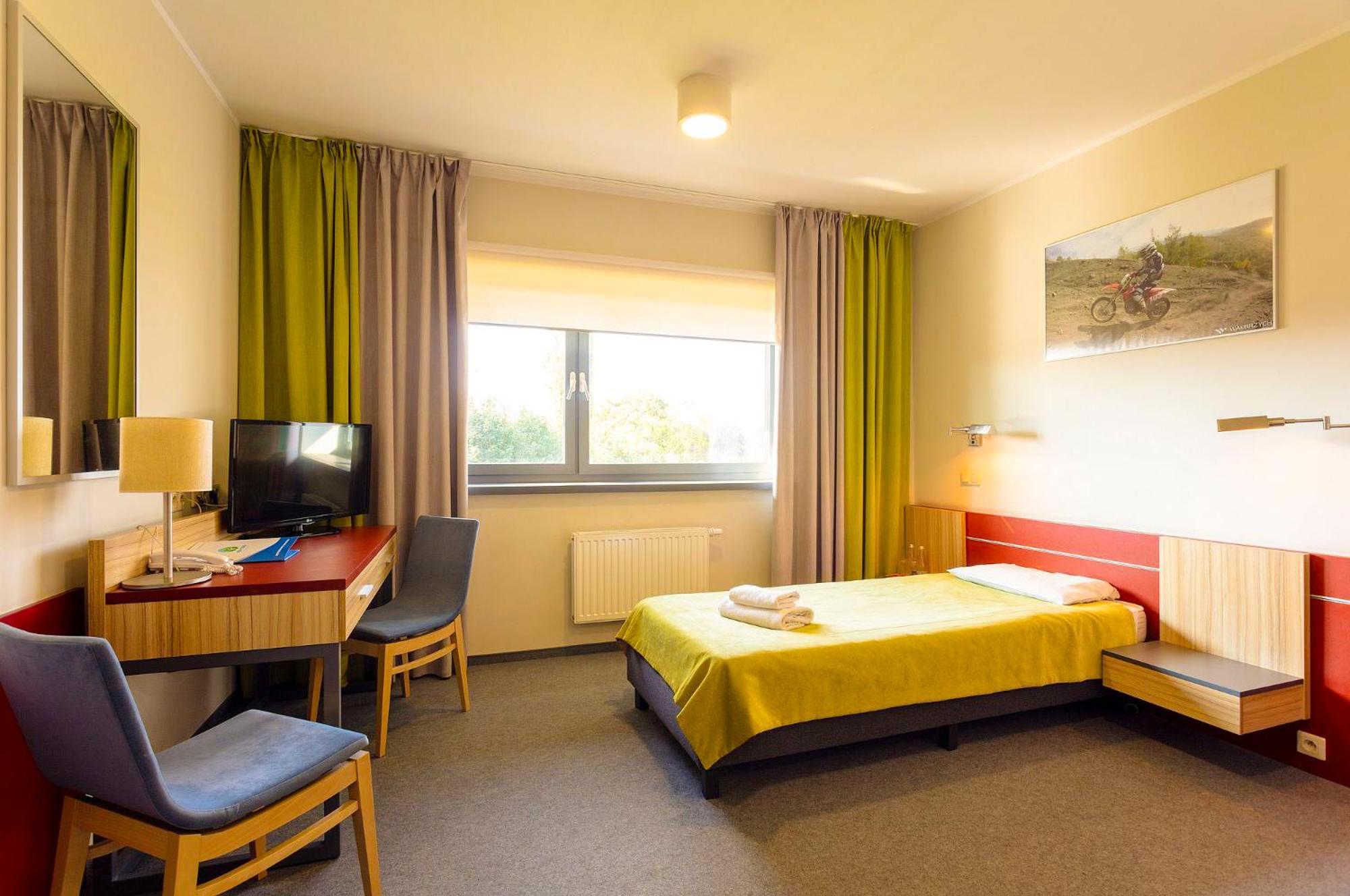 Aqua-Zdroj Hotel Walbrzych Ngoại thất bức ảnh