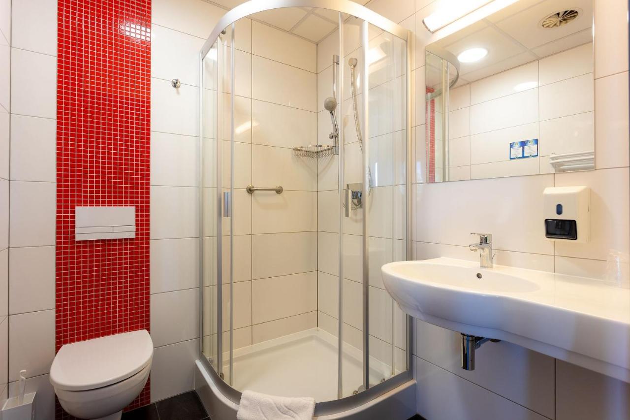Aqua-Zdroj Hotel Walbrzych Ngoại thất bức ảnh